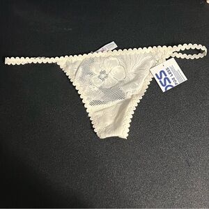 NWT Aerie Cream Lace Thong Panty